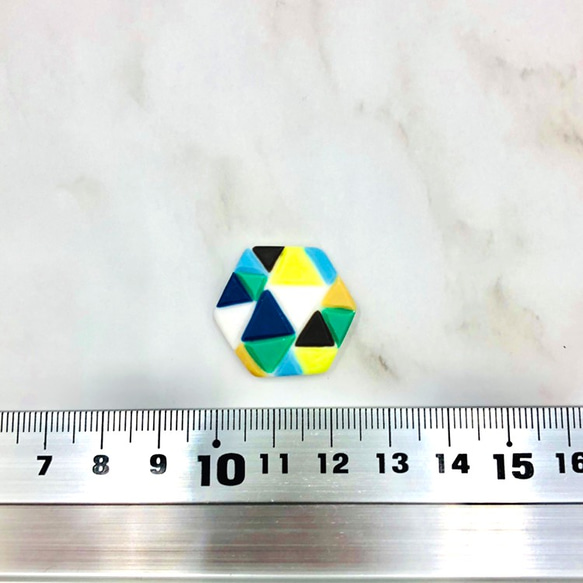 六角形のモザイクタイルのアクセサリー (ピアス or イヤリング) 3枚目の画像