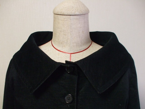 ベッチン素材 大きなショールカラーのジャケット(裏地無し)８～９分丈袖　着丈短め　Ｍ～Ｌサイズ　黒 2枚目の画像