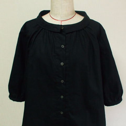 【在庫無し】小さいショールカラーのブラウス 着丈６５ｃｍ M~Lサイズ 黒 受注生産 1枚目の画像