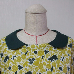 緑色丸衿×からし色アニマル柄 8分丈袖 裾ゴム入りプルオーバー M~Lサイズ ダブルガーゼ素材 受注生産 2枚目の画像