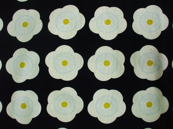 【セール品】梅の花柄プリント トートバック 黒地×白色梅の花柄 綿１００％ 5枚目の画像
