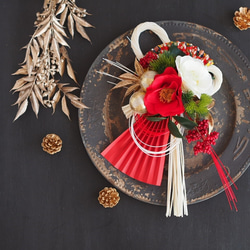 紅白椿のラタンしめ縄飾り＊紅白づくし 2way 和扇子 椿 紅白 お正月