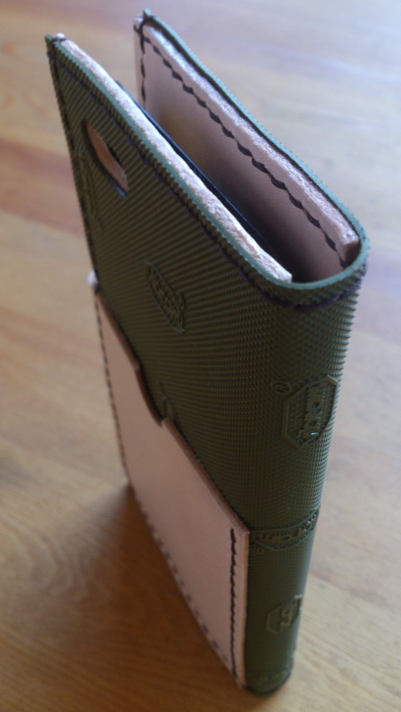 Vibram iPhone6 jacket - Khaki × Natural 2枚目の画像