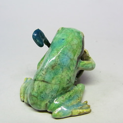 ◇『傘を持ったカエル』(蛙) atelier_juni 陶芸細工 2枚目の画像
