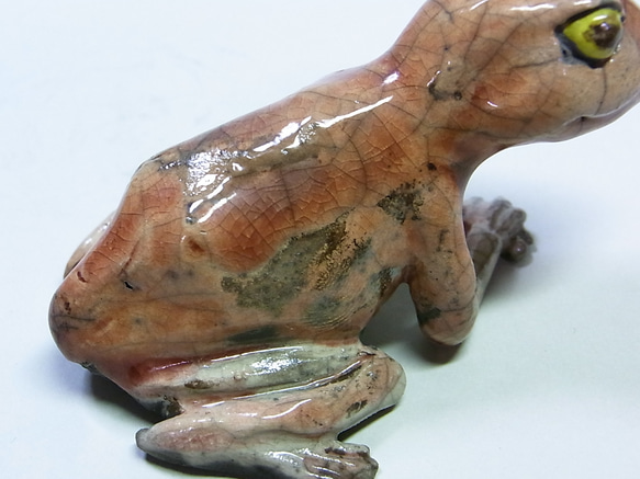 ◇『ピンクの蛙』(かえる) atelier_juni 陶芸細工 2枚目の画像
