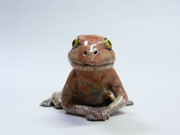 ◇『ピンクの蛙』(かえる) atelier_juni 陶芸細工 3枚目の画像