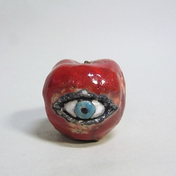 ◇『目がある林檎（りんご）』 魔界のおみやげ屋 -atelier_juniの陶芸細工- 1枚目の画像