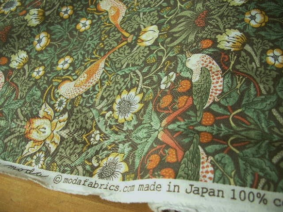 MODA x William Morris Fabric (草莓小偷) SAGE 第2張的照片