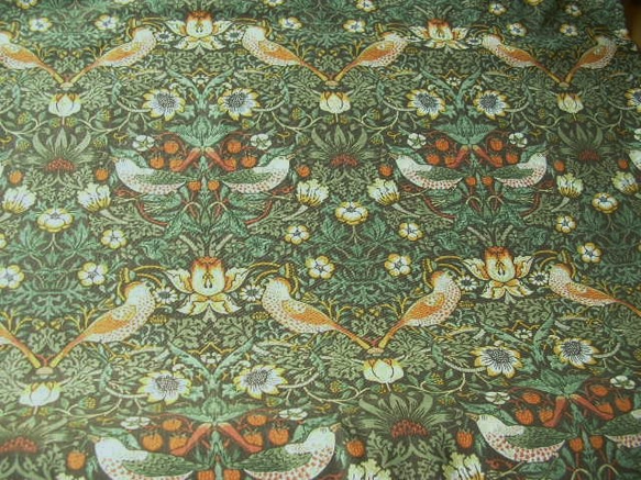 MODA x William Morris Fabric (草莓小偷) SAGE 第3張的照片