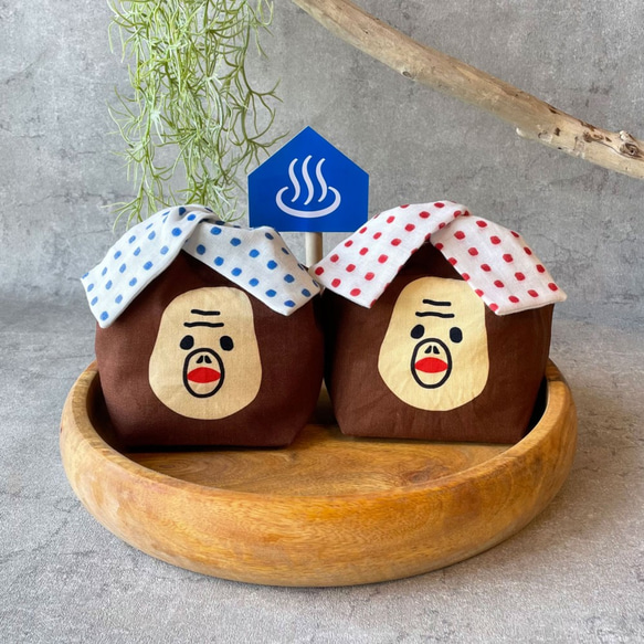 【文字オーダーOK!】温泉おさるのころりんポーチ(赤丸) 10枚目の画像