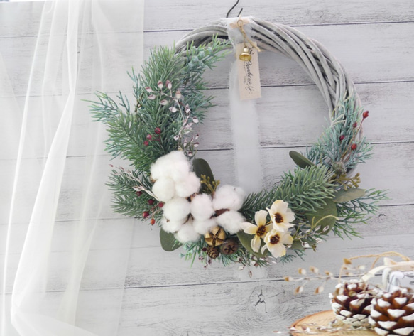 Creema限定～ホワイトコットンのクリスマスリース アートフラワー s