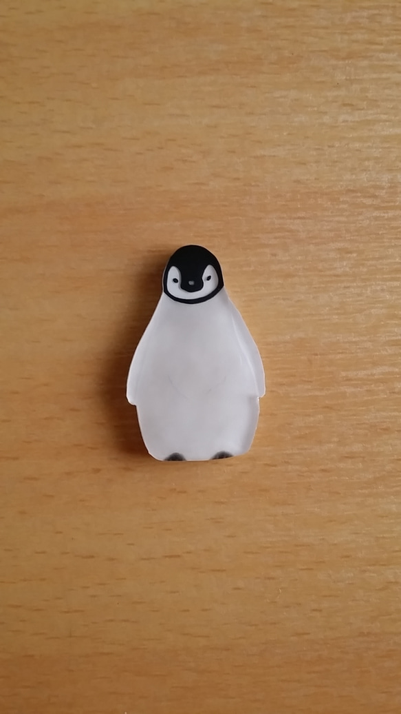 ペンギンの赤ちゃん ブローチ 1枚目の画像