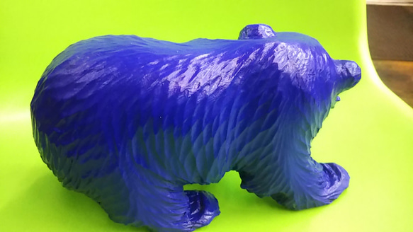 熊の木彫り　魔改造　青色（ブルー）　オーダーメイドも可能です。 4枚目の画像