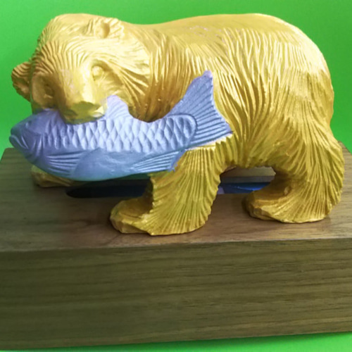 木製クマと魚の彫刻 金色 木製彫刻 クマの置物 木彫り熊 熊と魚の彫刻 - メルカリ