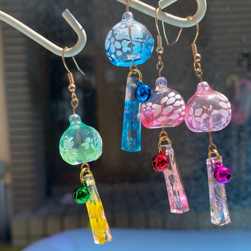 本物みたいに鈴が鳴る♪風鈴ピアス/イヤリング ピアス（フック