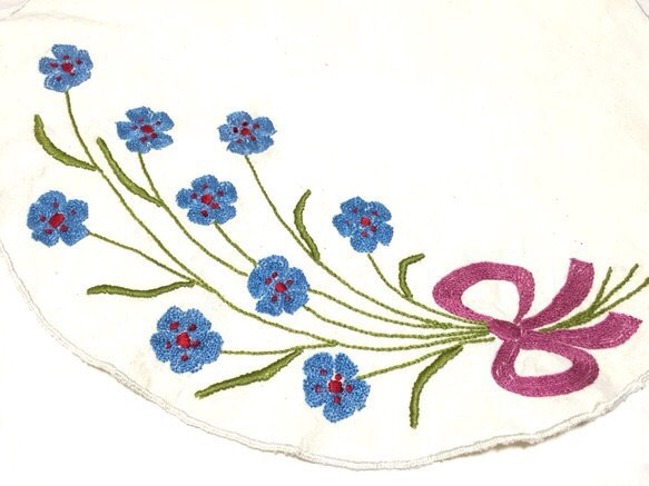 青花の刺繍ドイリー 2枚目の画像