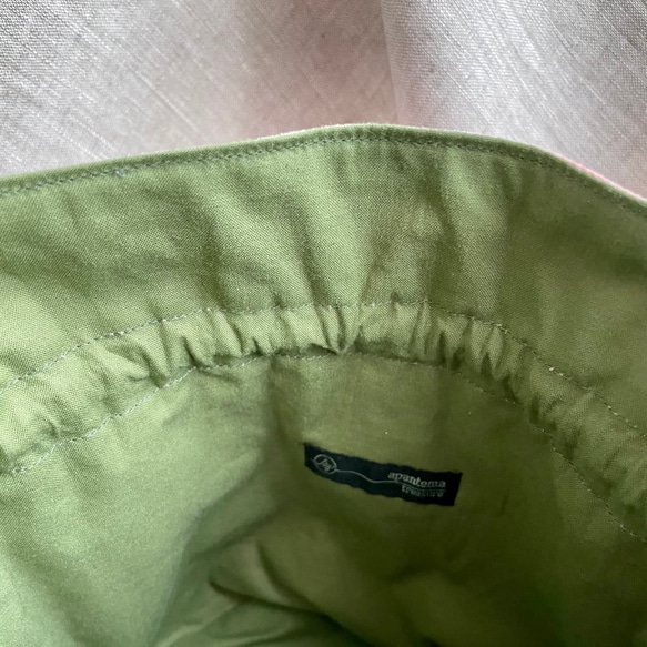 【受注製作】触り心地の優しい別珍のコロンとした巾着 -Rose x Olive- 4枚目の画像