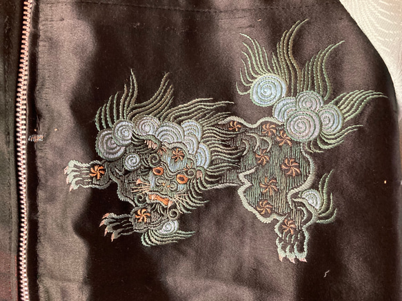 スカジャン　リバーシブル　着物リメイク　獅子刺繍　呉服リメイク 9枚目の画像