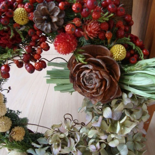 NEW☆バラの実と千日紅の赤白サンタクリスマスリース☆お礼・お祝い