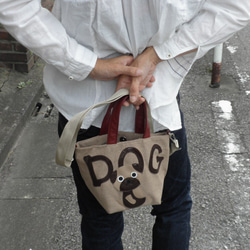 犬柄 トートバッグ 小さめ 麻 ダックスフント グッズ 雑貨 お座りワンコのシリーズ 10枚目の画像