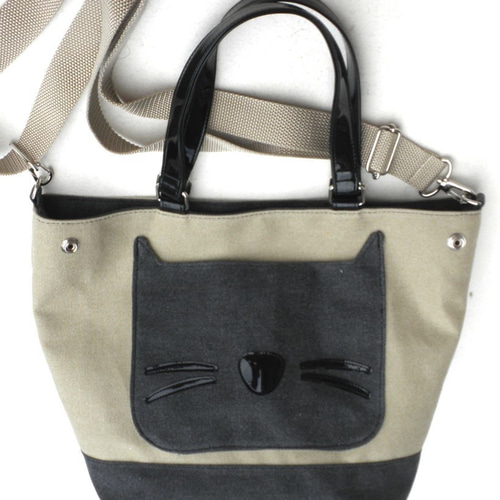 ねこトートから、ねこトート＆ポーチ＆チャームが出てくる「ネコ
