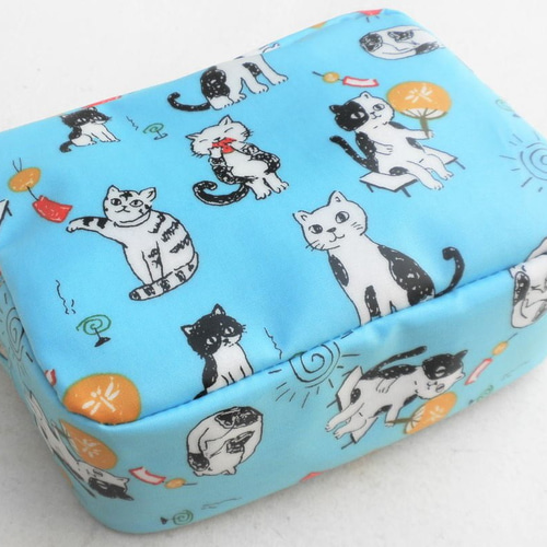 猫柄のポーチ ブルー 猫 雑貨 グッズ 柄 モチーフ プレゼント 小物