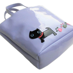 黒猫 エナメル トートバッグ 足跡 肉球 猫 グッズ 雑貨 2枚目の画像