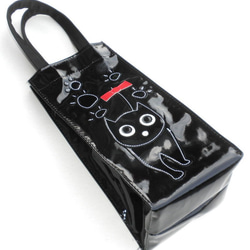 猫 バッグ レディース ペットボトル 水筒 カバー ケース 500m 猫グッズ 雑貨 プレゼント お散歩猫　ブラック 2枚目の画像