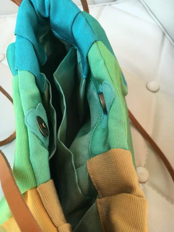 〈グリーン花〉布製 マルチカラー 手提げバッグ 3枚目の画像