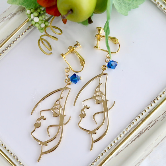 可憐な横顔ピアスorイヤリング♡ブルー ピアス（その他） & AYA 通販  