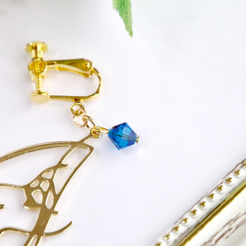 可憐な横顔ピアスorイヤリング♡ブルー ピアス（その他） & AYA 通販  