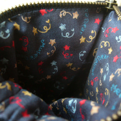ウール＊プチポーチ（紺）～毛糸ちょうちょブローチのおまけ付き～ 3枚目の画像