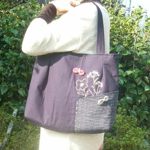 ポケットから花刺繍＊シンプルバッグ トートバッグ ふんわりりん