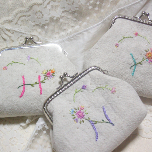 ハンドメイド手刺繍がま口ポーチ☆ Maro様専用です