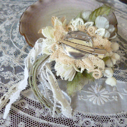 本絹ラナンキュラスと小花のコサージュ01 2枚目の画像