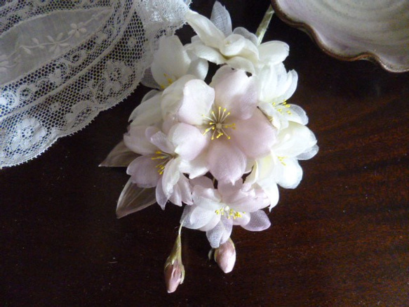 再販＊シルクの桜＊花枝のコサージュ01 1枚目の画像