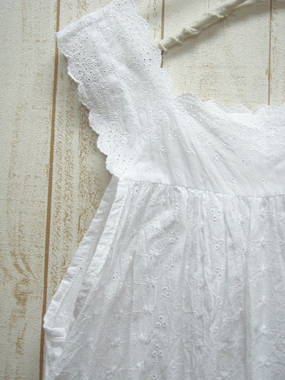 [M-2L/3L-5L/2種尺寸可供選擇] 白色花卉圖案蕾絲內搭吊帶洋裝/長款 日本製造 也接受少量訂單！ 第4張的照片