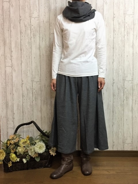 【M～５L・2サイズから】暖かウール１００％のセミキュロットパンツ　グレー　プチオーダーもOK