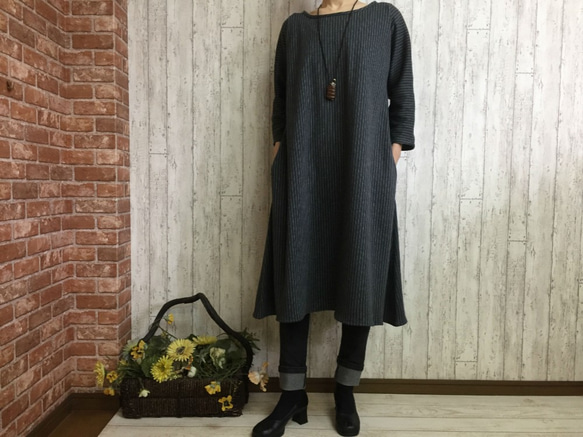 [M-2L] [3L-5L] 2 sizes Stripe [Wool stretch] Flare dress 炭灰色 Pet 第5張的照片