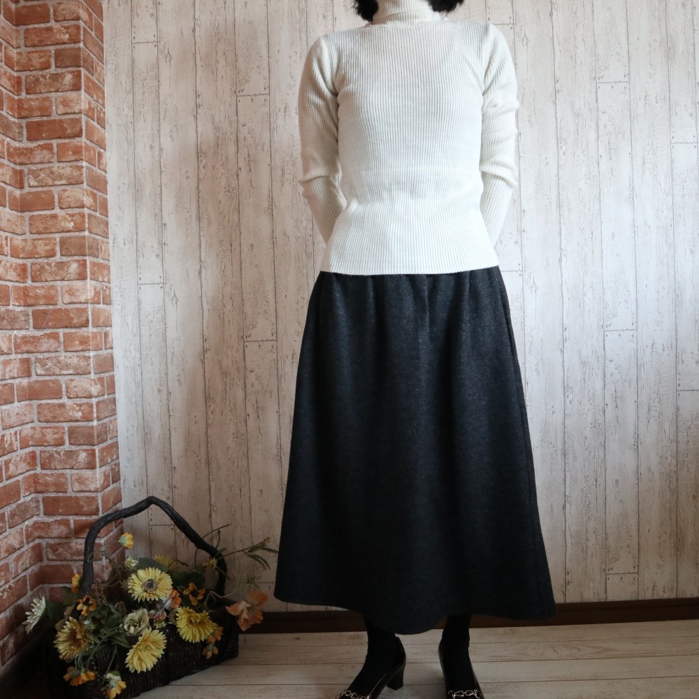 【M～２L,３L～５L、2サイズから】暖かウール１００％　【選べるロングかミディ丈】チャコールグレー