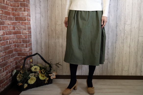 【M～２L,３L～５L】オリーブグリーンの暖かコットンウール　シンプルなミディ丈スカート　プチオーダーもok! 1枚目の画像