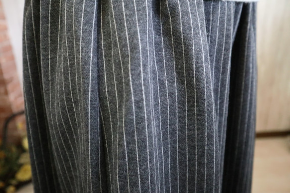 新工作！簡單的中長裙，帶條紋羊毛彈力木炭M〜2L，3L〜5L可訂購 第5張的照片