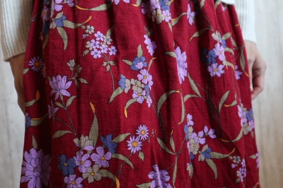 数量限定！赤地系花柄　シンプルなロング丈スカート　M～２L,３L～５L　予約販売　 3枚目の画像