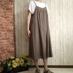 美麗的扇形蕾絲吊帶背心連衣裙淺卡其色 M-5L，2 種尺寸，可小批量訂購！ 第6張的照片