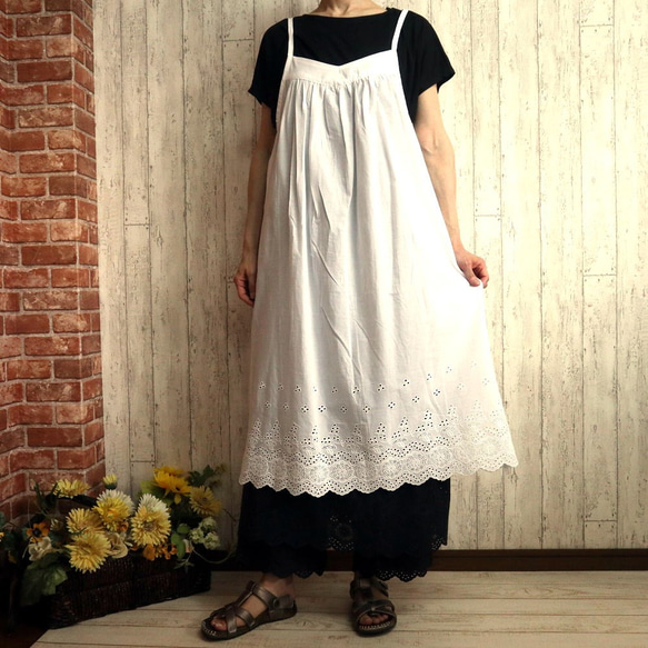 [M 到 5L 2 種尺碼可供選擇] 美麗的扇形蕾絲吊帶背心連衣裙 White Petite 可訂購！ 第1張的照片