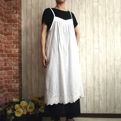 [M 到 5L 2 種尺碼可供選擇] 美麗的扇形蕾絲吊帶背心連衣裙 White Petite 可訂購！ 第3張的照片