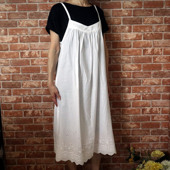 [M 到 5L 2 種尺碼可供選擇] 美麗的扇形蕾絲吊帶背心連衣裙 White Petite 可訂購！ 第7張的照片