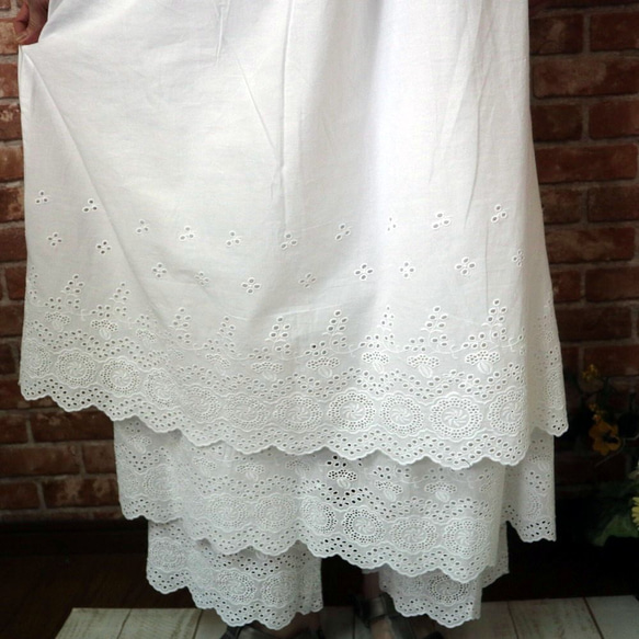 [M 到 5L 2 種尺碼可供選擇] 美麗的扇形蕾絲吊帶背心連衣裙 White Petite 可訂購！ 第8張的照片