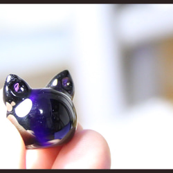 ねこのとんぼ玉【紫猫】 2枚目の画像
