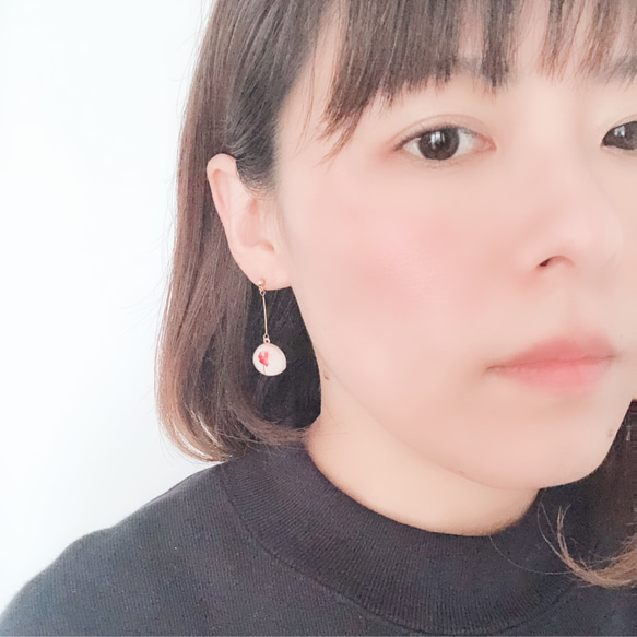 *･◎春限定◎ 赤のかすみ草の半球ピアス 7枚目の画像